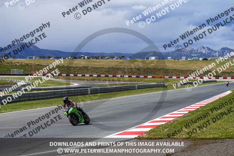 cadwell no limits trackday;cadwell park;cadwell park photographs;cadwell trackday photographs;enduro digital images;event digital images;eventdigitalimages;navarra;no limits trackdays;peter wileman photography;racing digital images;trackday digital images;trackday photos